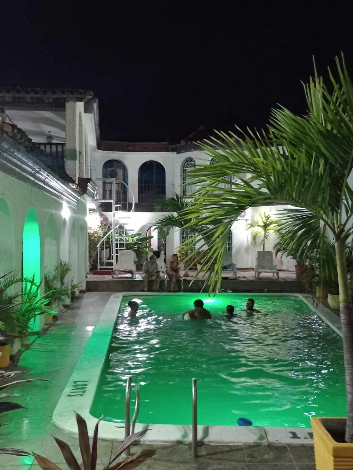 The Chill In Mansion Hostel Santa Marta Exterior photo