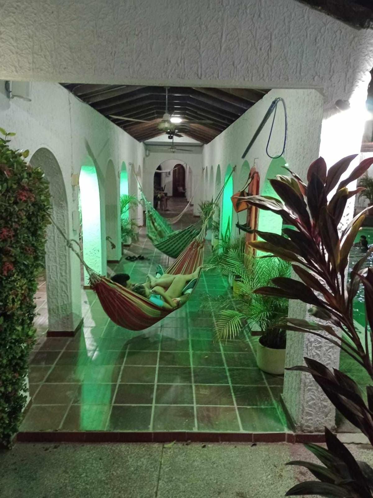 The Chill In Mansion Hostel Santa Marta Exterior photo